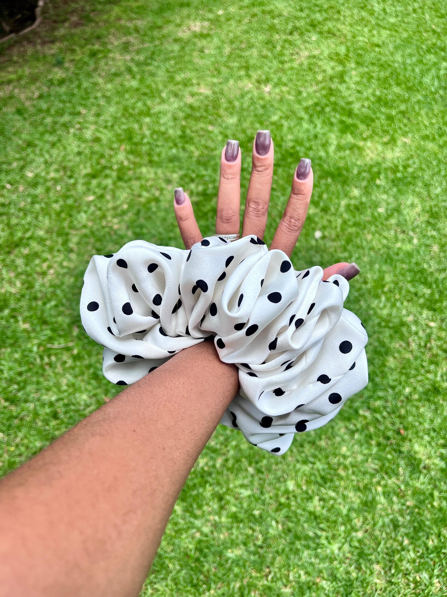 Thee Karabo Scrunchie ⚪⚫✨